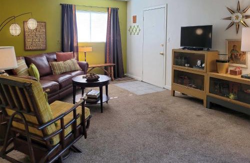 Pear Park House | Quaint & Cozy Cottage: 3 Mi to Palisade Wineries!