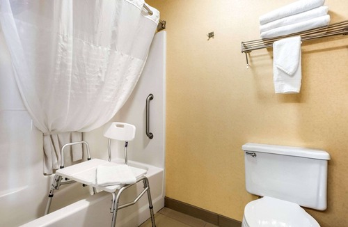 Pueblo Hotel | Quality Inn Pueblo North