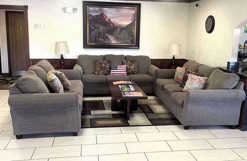 Raton Hotel | Quality Inn Raton, NM