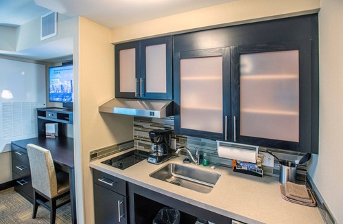 Downtown Denver Apartment | Queen Studio in Downtown! Shared Hot Tub + Pool Access