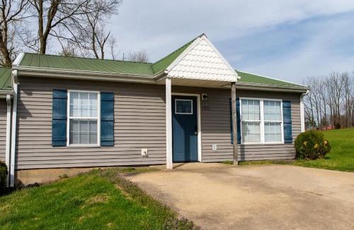 Salem Apartment | Quiet and Comfortable 2 BD in Duplex