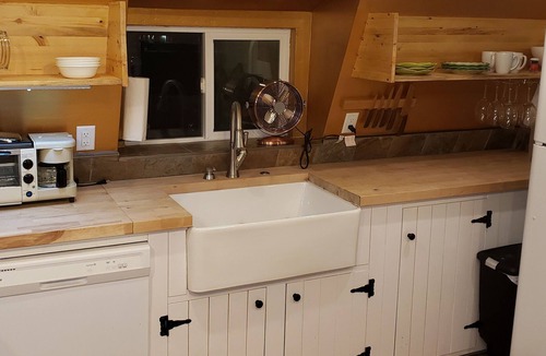 Paso Robles Apartment | Quiet and cozy barn apartment- in the heart of wine country!