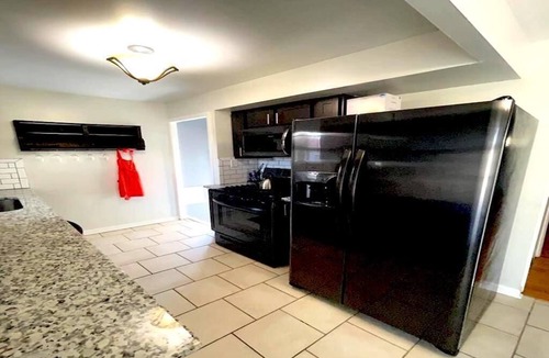 South Hills House | Quiet and Cozy home near HOSPITALS!