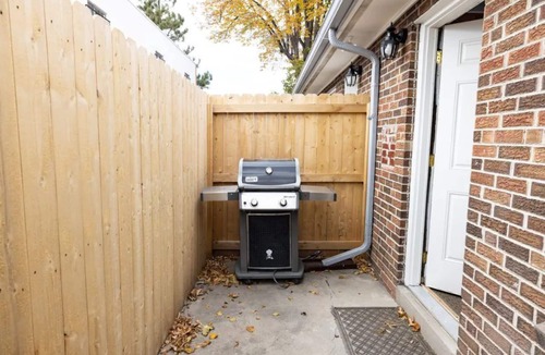 Delmar Parkway Condo | Quiet-Chef's kitchen-Laundry-Updated-Pet friendly