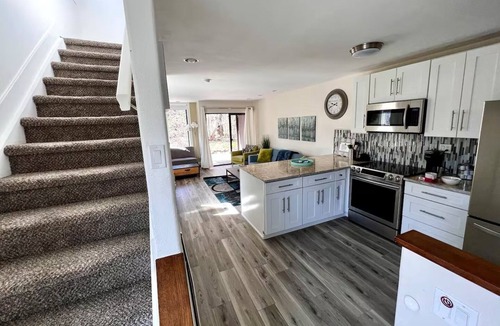 Lower Arapahoe Condo | Quiet condo in charming Boulder, walk to Pearl Street and CU!