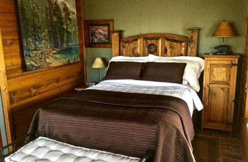 Catheys Valley House | Quiet Cottage Rental for Two in Horse Country near Yosemite National Park Gateway, California
