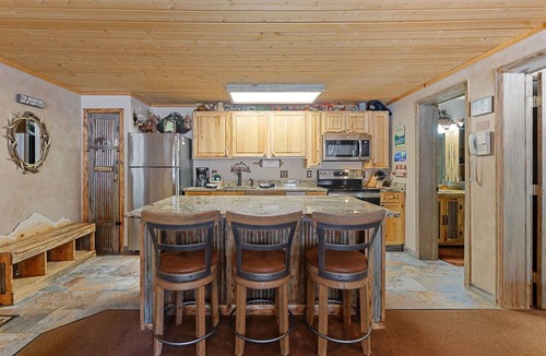 Fall River Estates Condo | Quiet Fall River Escape Fireplace Close to RMNP