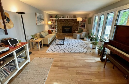 Gunbarrel House | Quiet Gunbarrel House