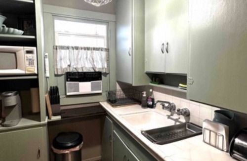 Downtown Apartment | Quiet warm apartment above spa