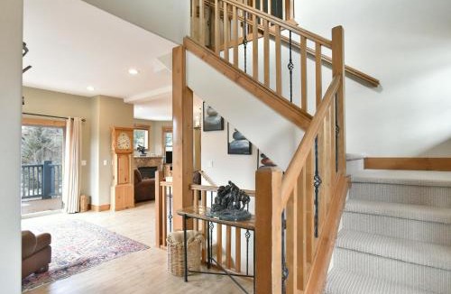 Vista Point House | Rachel Lane Home: Views, Style, Hot Tub