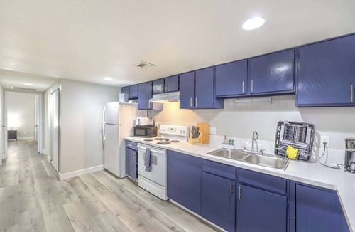Las Vegas House | Radiant Vegas Retreat! Sleeps 6!