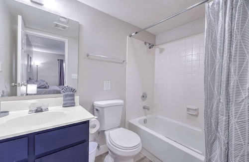 Las Vegas House | Radiant Vegas Retreat! Sleeps 6!