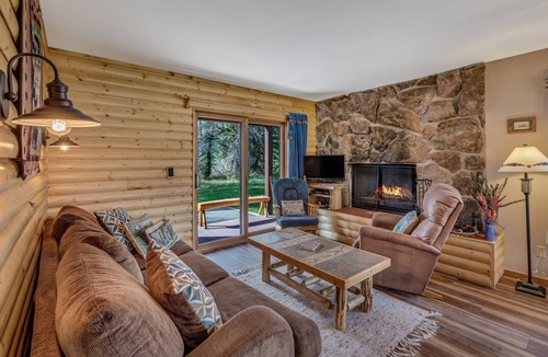 Clark Cabin | Rainbow – Beautiful cabin in the mountains