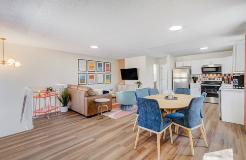 West Colorado Springs House | Rainbow Road! Hot Tub! Pikes Peak Views! Pac Man!