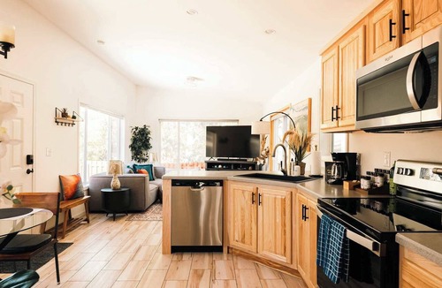 Ralston Valley Apartment | Ralston Creek Cottage | Serene Park Views