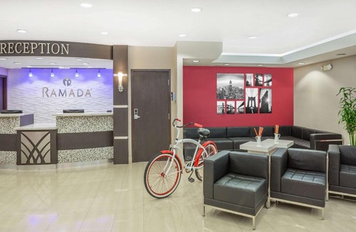 Miami Springs Hotel | Ramada by Wyndham Miami Springs/Miami International Airport