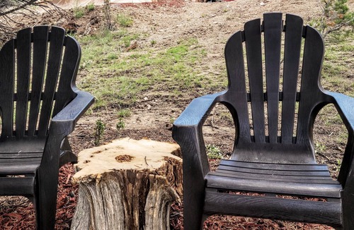Canon City Ski Chalet | Raven Retreat allows you to reconnect with nature.