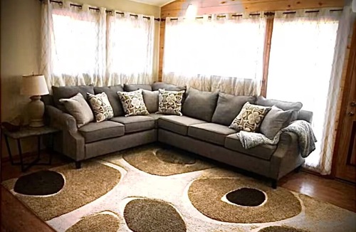 Westcliffe Hotel | Ravens Avenue 4rm Suite on Main, king bdrm w/fireplace, patio w/grill, dog ok