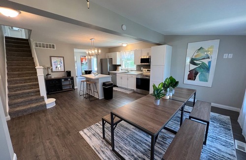 Port Clinton House | Recent Remodel - 5 min Walk to Jet Express and Downtown Port Clinton.