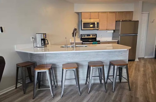Gypsum Condo | Recently renovated lake View Condo with balcony