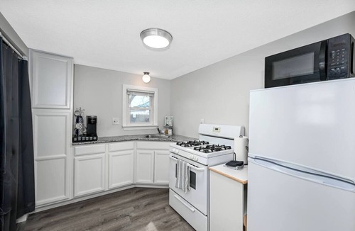 Vermilion House | Recharge & Reconnect | Vermilion cottage, beach 5 min, Cedar Point 30 min