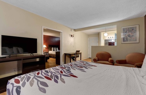 Needles Hotel | Red Roof Inn Needles