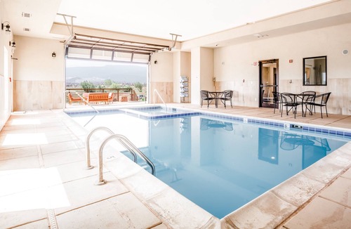 Torrey Hotel | Red Sands Hotel