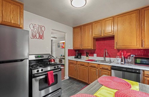 Denver House | RedRocks Charming Retreat HotTub Arcade