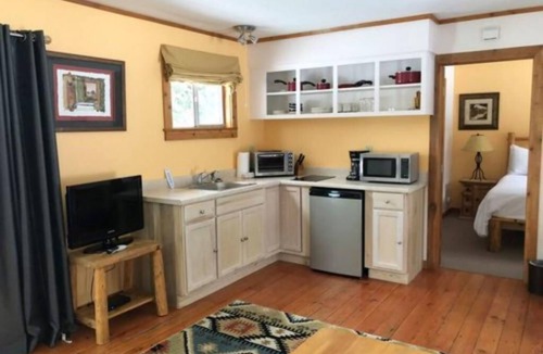 Redstone Bed & Breakfast | Redstone Cliffs Lodge