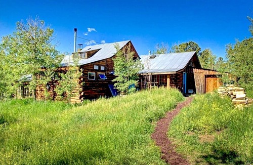 Idaho Springs Apartment | Redtail Retreat - The Studio - Get off the Grid!