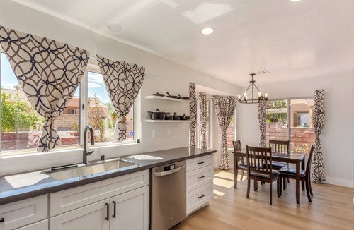 Summerlin House | Relax and play at Villa Ridge