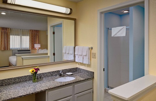 Westlake Hotel | Relax and Unwind! 3 Comfortable Units, Free Parking, Pets Allowed,