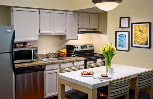 Westlake Hotel | Relax and Unwind! 3 Pet-friendly Units, Parking