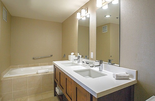 Sunnyvale West Hotel | Relax and Unwind! Pet-Friendly Property, Onsite Pool, Parking Onsite