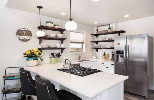 Glenwood Springs House | Relax near Glenwood Hot Springs- 15 minute walk
