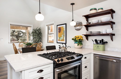 Glenwood Springs House | Relax near Glenwood Hot Springs- 15 minute walk