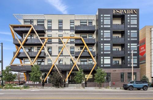 Highland House | Relaxed Elegance | Espadin LoHi