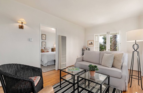 Milpas Cottage | Relaxing and Cozy Cottage with Hot Tub and Balcony!