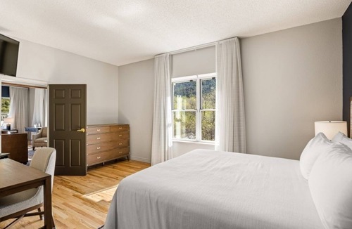 Glenwood Springs Hotel | Relaxing Boutique Stay Near Historic Anderson Landmarks
