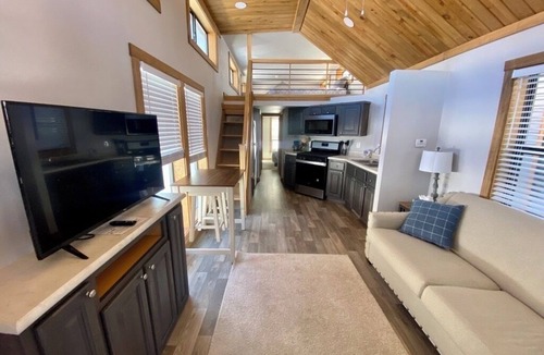 Oak Creek Cottage | Relaxing Getaway in our Cozy Cottage at Lodges of Oak Creek!