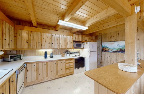 South Fork House | Relaxing mountain home, huge deck with great views and large private yard