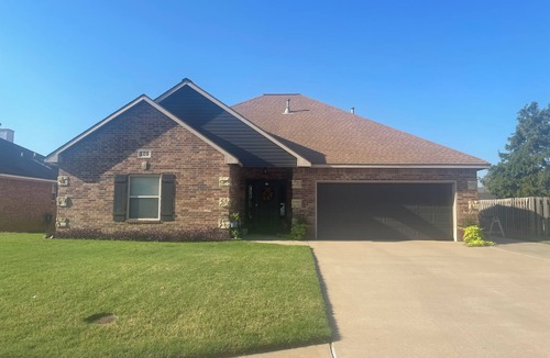 Stillwater House | Relaxing rustic charm in Stillwater, OK - open floor plan & nice patio!