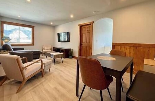 Avon Condo | Remodeled 2-Bedroom Condo w/amazing Views in Avon