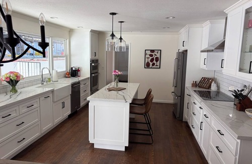 Atascadero House | Remodeled 4BR Retreat - FirePit + Basketball Court