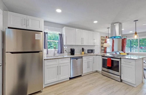 Berkley House | Remodeled 66th 3 king Beds home in Denver