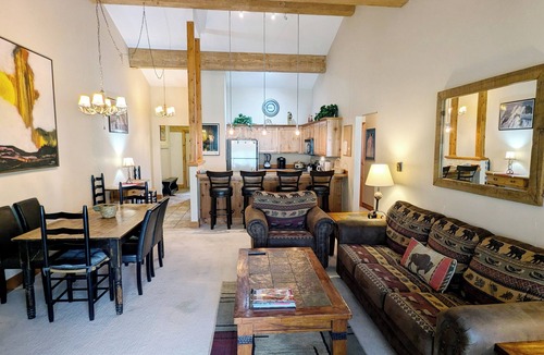 Avon Condo | Remodeled Condo w/FREE WiFi, Parking, Heated Pool, Hot Tubs, Skier Shuttles