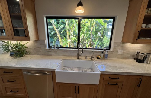 East Mesa House | Remodeled Mesa Beauty w/hot tub, one block from beach park