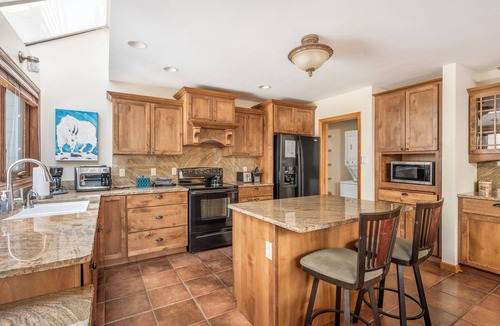 Winter Park Condo | Remodeled Ski in Ski out condo. Great for families. Access to pool & hot tub