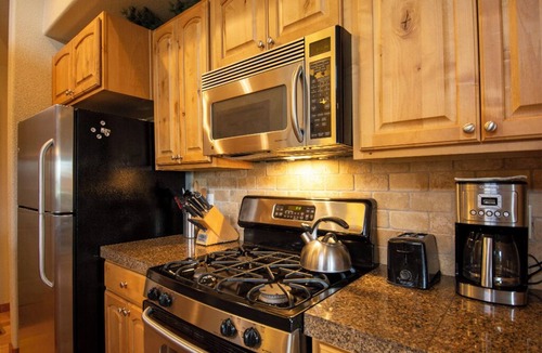 Rendezvous House | Rendezvous Townhome - Pet Friendly, sleeps 10, mountain views