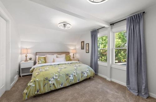 Cleveland House | Renovated and Professionally Designed 3Bed Home